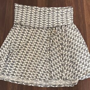 Stylish Grey and White Patterned Skirt